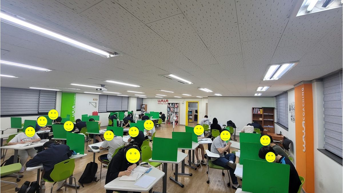 오름클래스 동해중 학원 내부