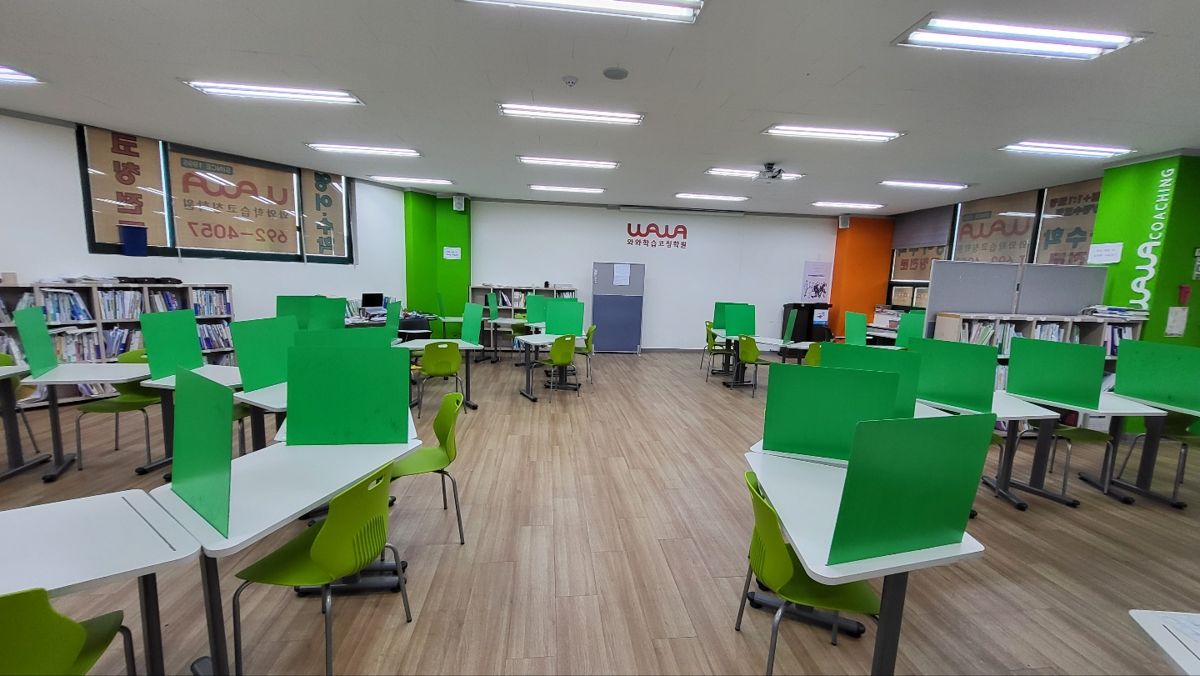 오름클래스 안흥초 학원 내부